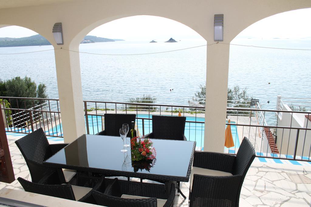 Apartments Villa Marija Seget Vranjica Oda fotoğraf