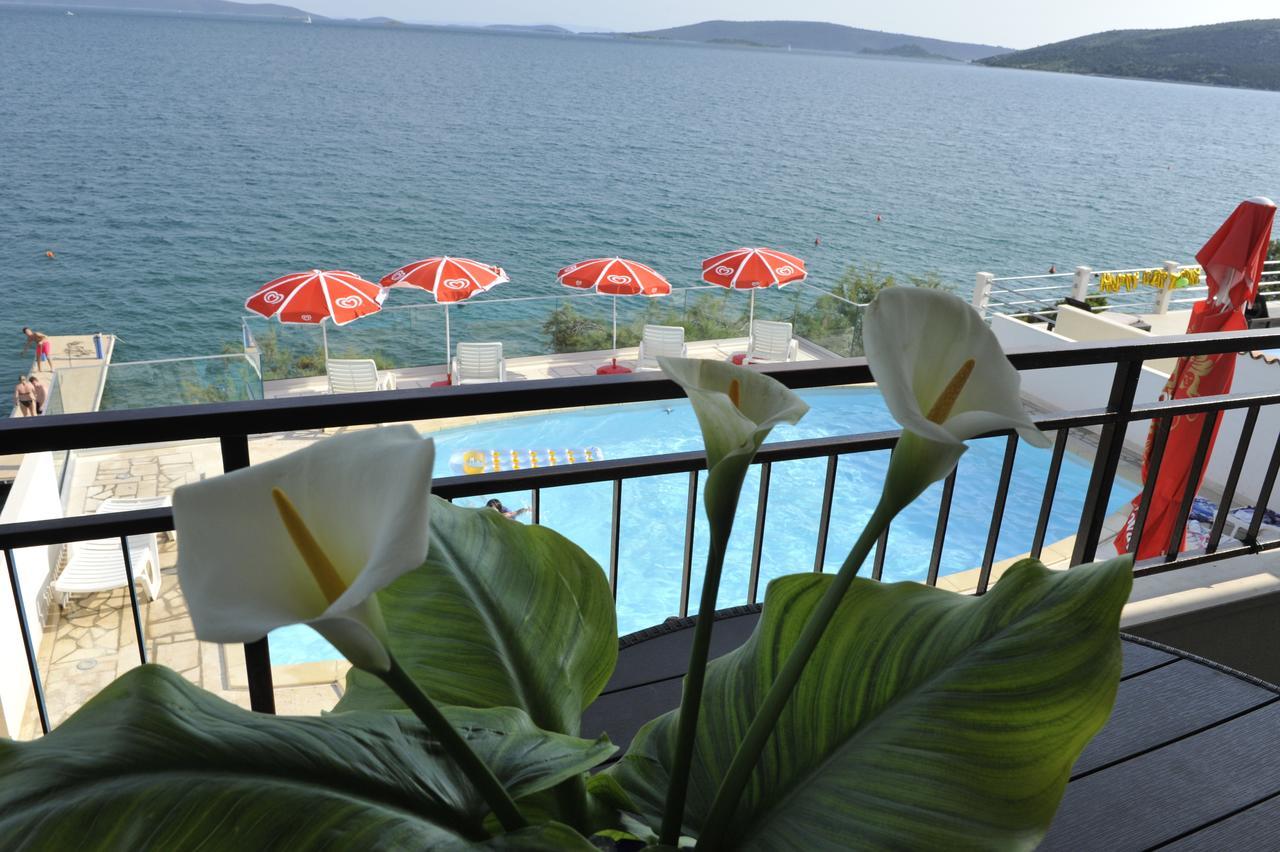 Apartments Villa Marija Seget Vranjica Oda fotoğraf